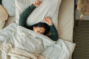 Catching Up on Sleep on Weekends Associated With 20% Lower Risk of Heart Disease