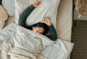 Catching Up on Sleep on Weekends Associated With 20% Lower Risk of Heart Disease